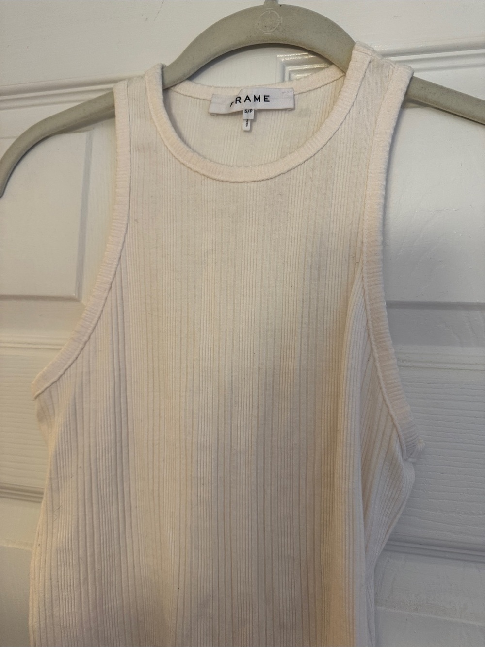 Frame Cropped Rip Tank Top - Picture 8 of 9